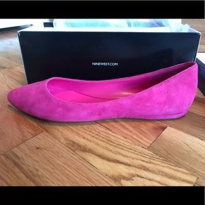 BNIB Nine West suede flats